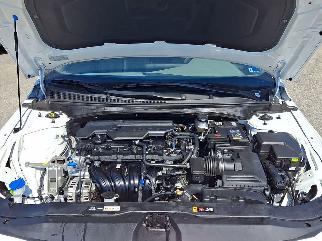 Used 2025 Hyundai Elantra SEL FWD image 29