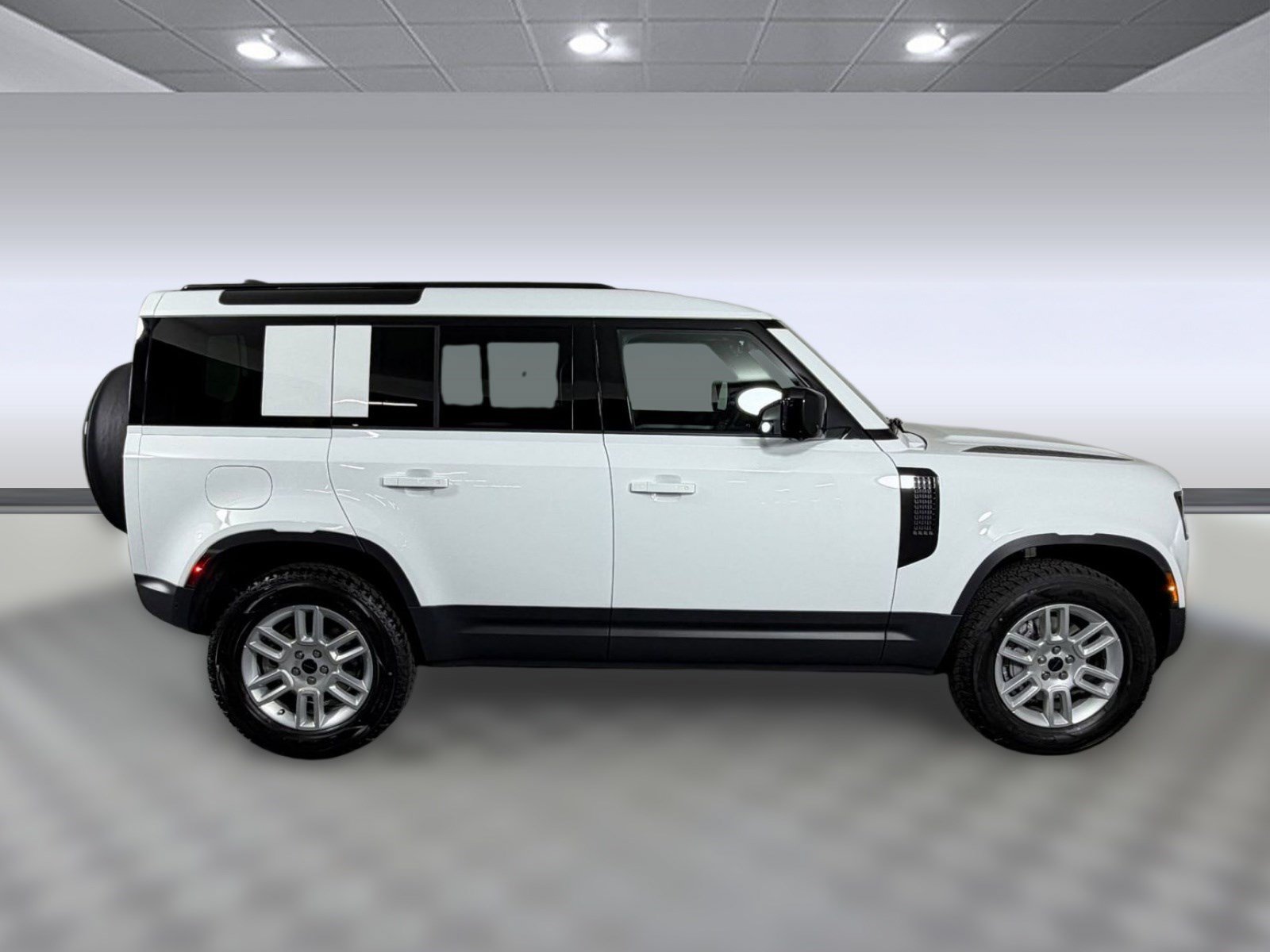 Used 2026 Land Rover Defender 110 S AWD/4WD image 8