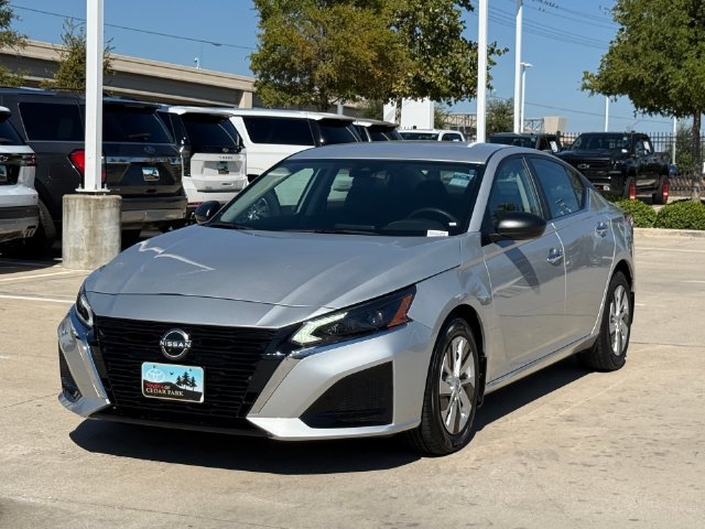 Used 2024 Nissan Altima 2.5 S FWD image 11