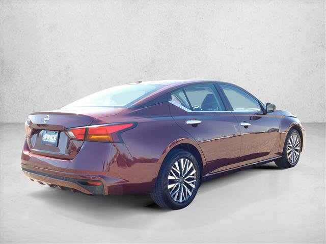 Used 2025 Nissan Altima 2.5 SV FWD image 8