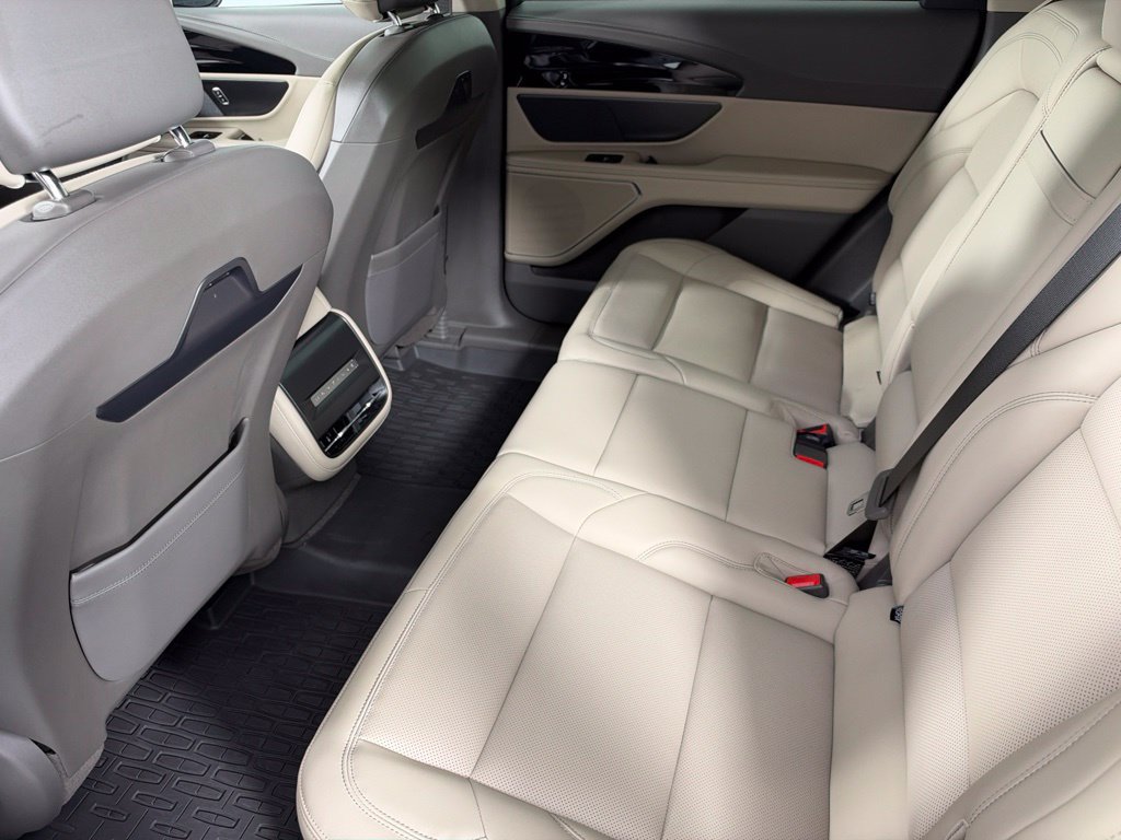 Used 2025 Lincoln Nautilus Premier AWD/4WD image 15