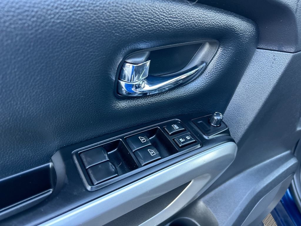 Used 2018 Nissan Titan SV w/ SV Convenience Package AWD/4WD image 24