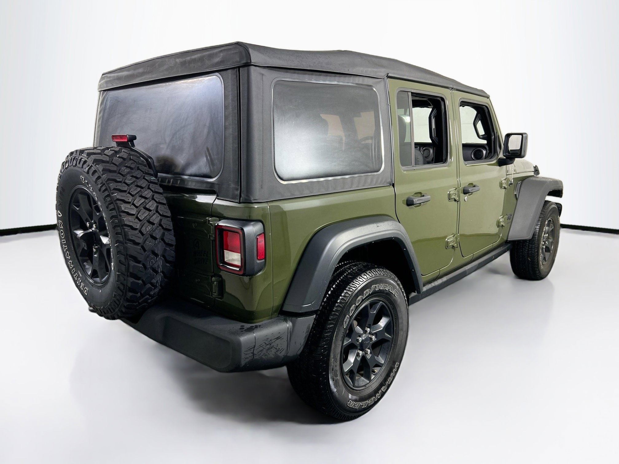 Used 2023 Jeep Wrangler Willys image 5