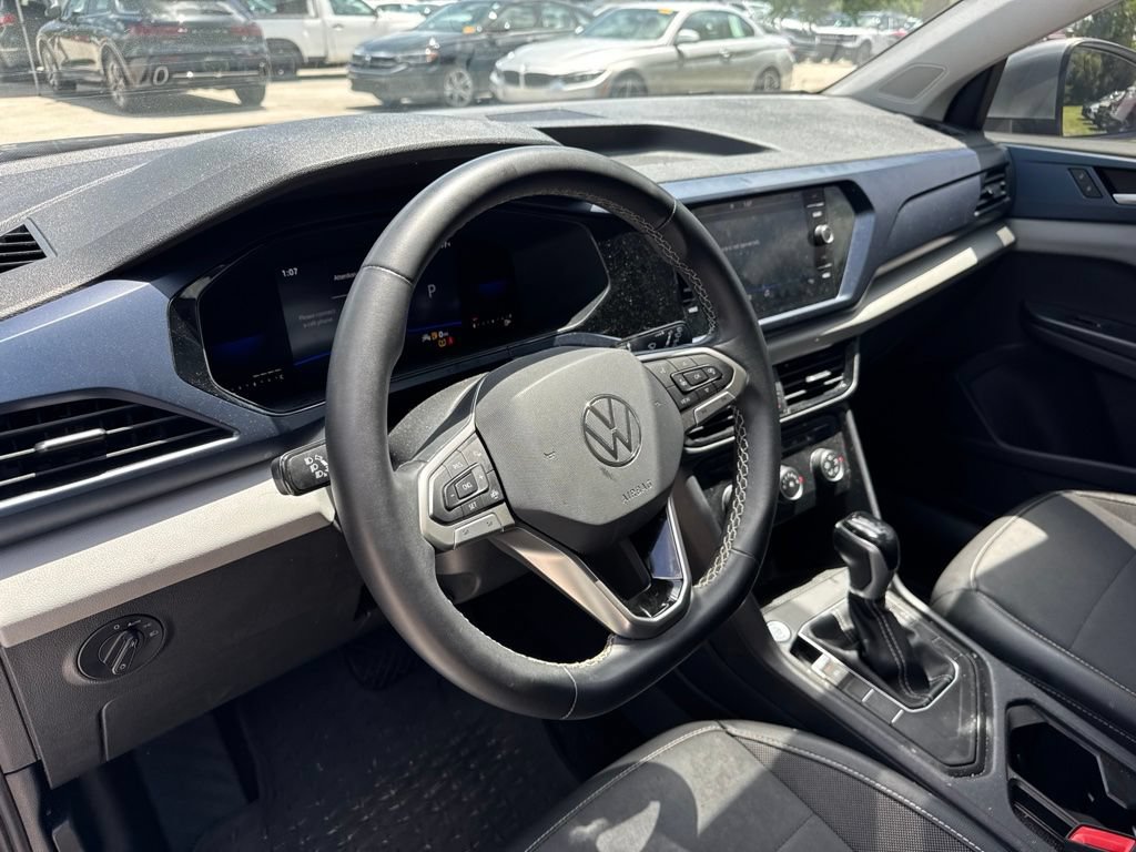 Used 2022 Volkswagen Taos SE FWD image 9