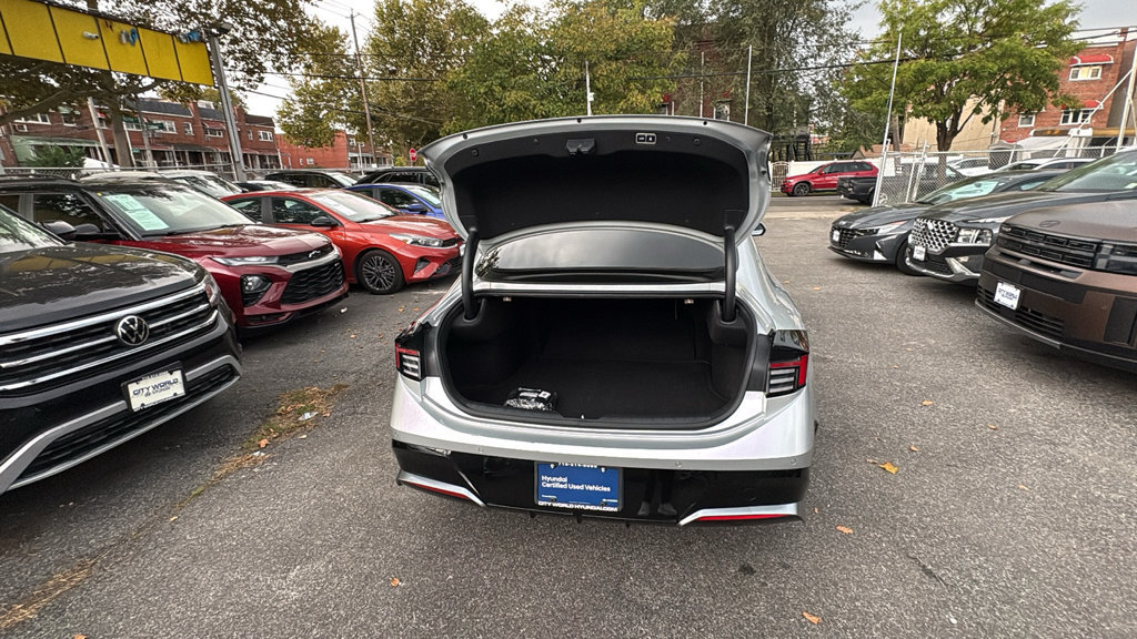 Used 2025 Hyundai Sonata Limited FWD image 30