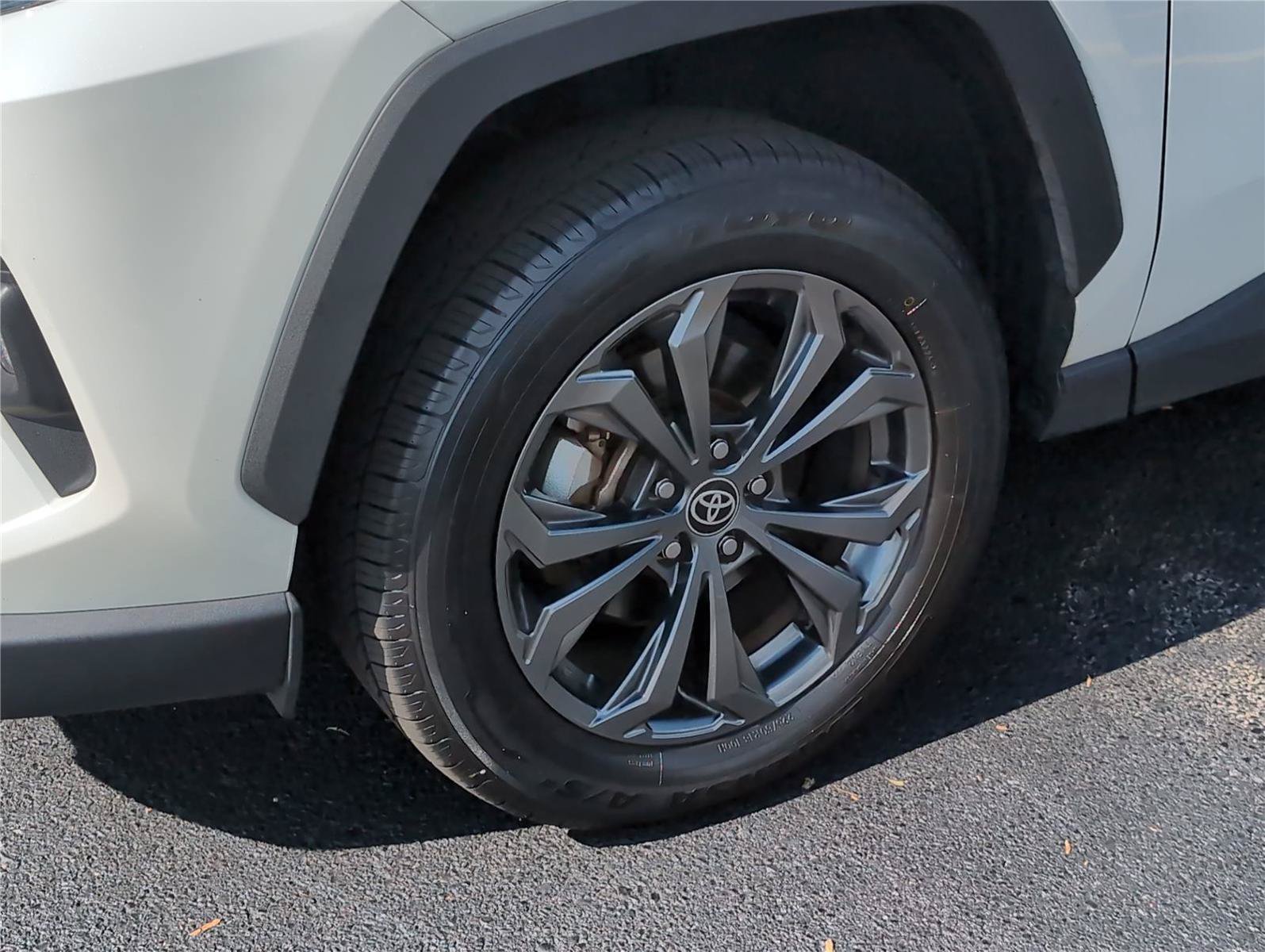 Used 2022 Toyota RAV4 XLE Premium AWD/4WD image 11