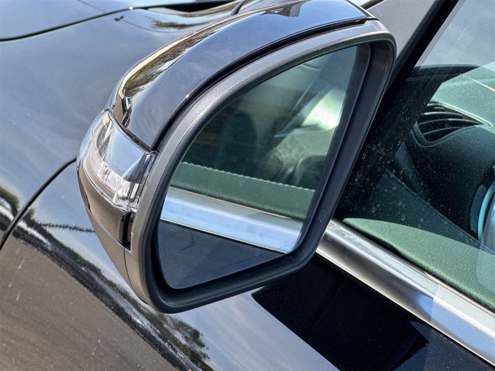 New 2025 Mercedes-Benz GLB 250 4MATIC image 9