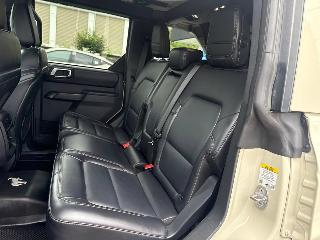Used 2025 Ford Bronco Badlands AWD/4WD image 46