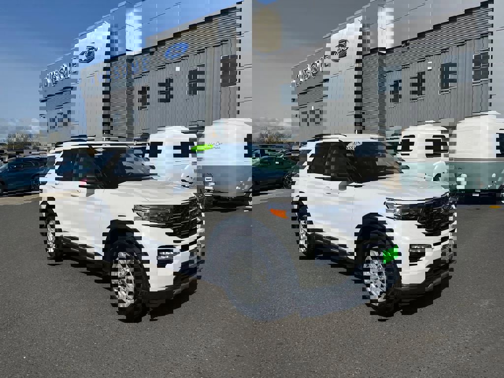 Used 2024 Ford Explorer XLT w/ Equipment Group 202A AWD/4WD image 11