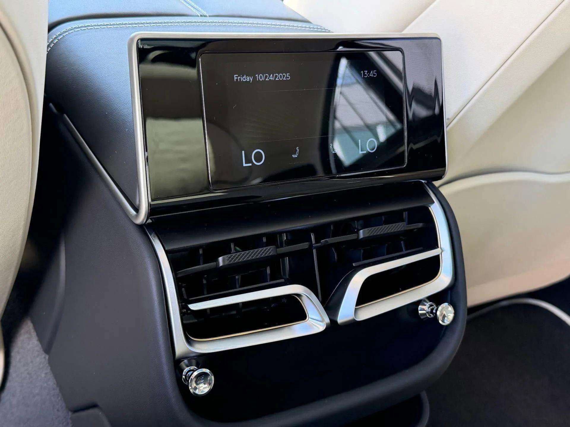 New 2026 Bentley Flying Spur Plug-In Hybrid AWD/4WD image 17