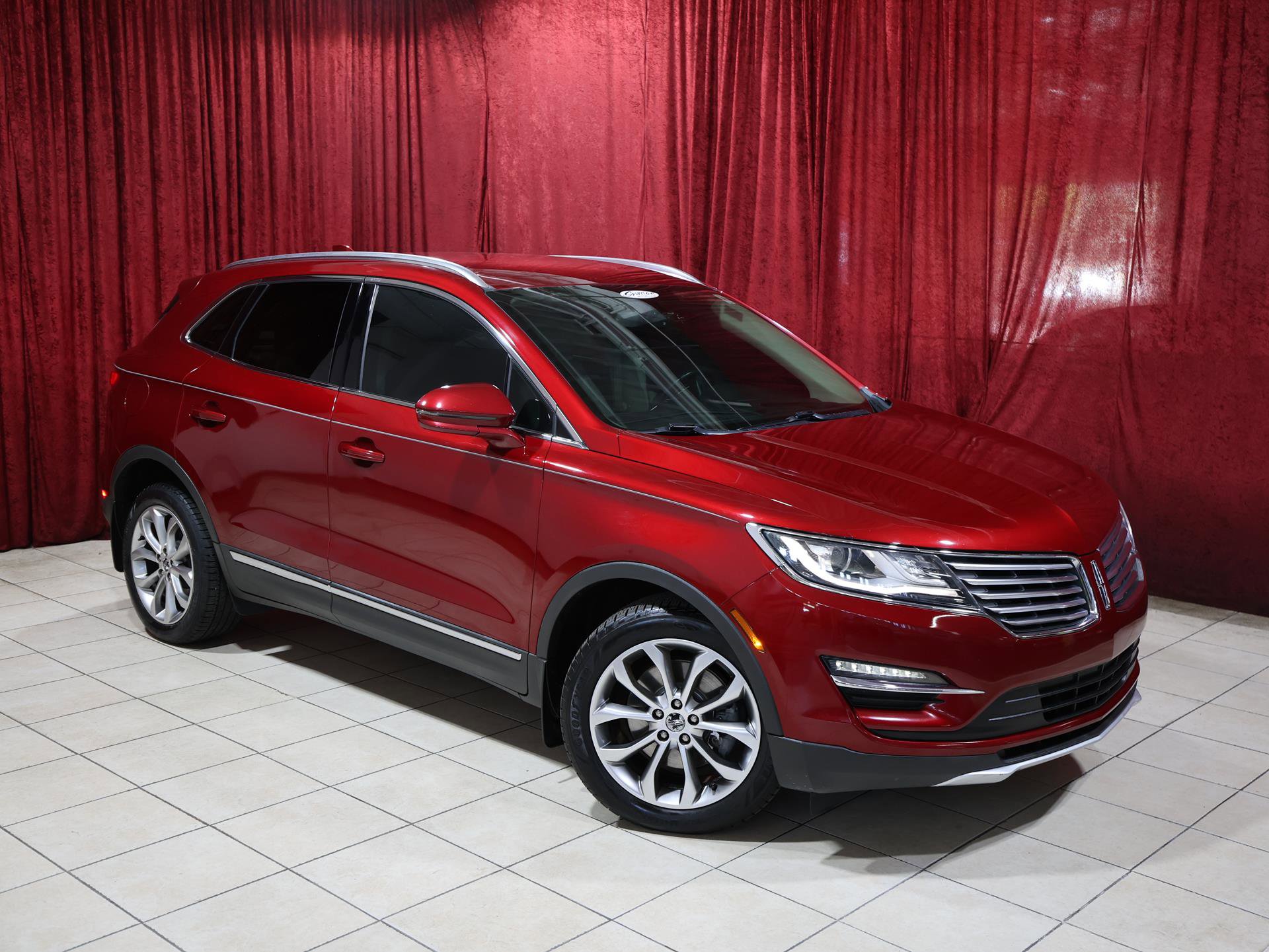 Used 2017 Lincoln MKC Select w/ Select Plus Package FWD image 2