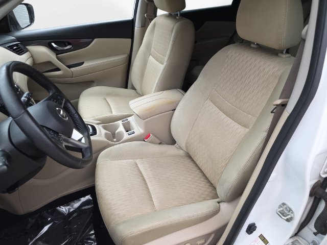 Used 2019 Nissan Rogue SV w/ Premium Package AWD/4WD image 15