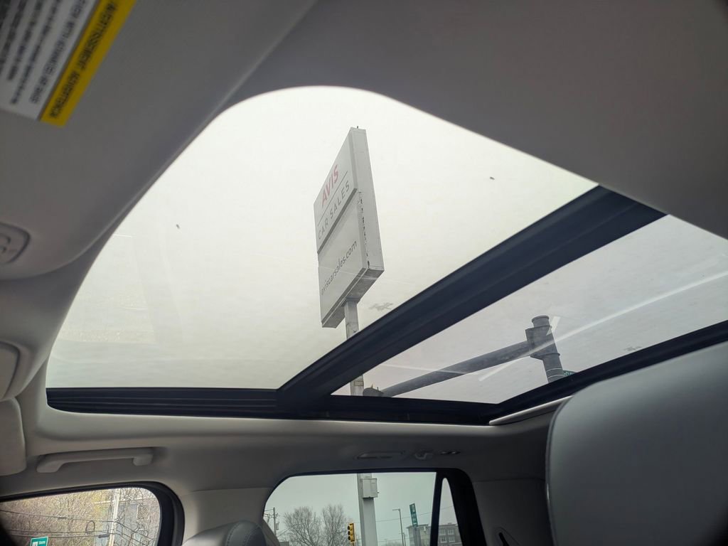 Used 2025 Ford Expedition Active image 33