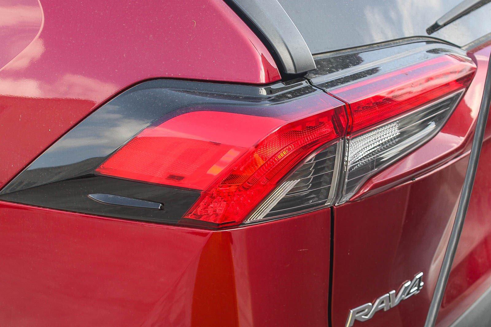 Certified 2022 Toyota RAV4 LE AWD/4WD image 12