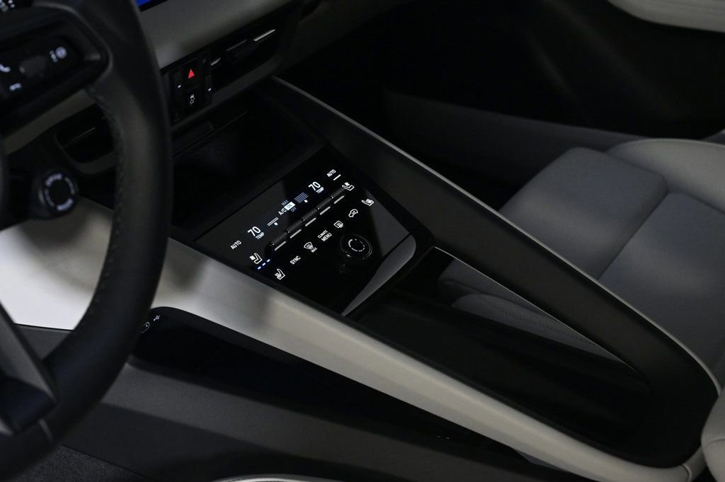 Certified 2025 Porsche Macan 4S Electric image 21