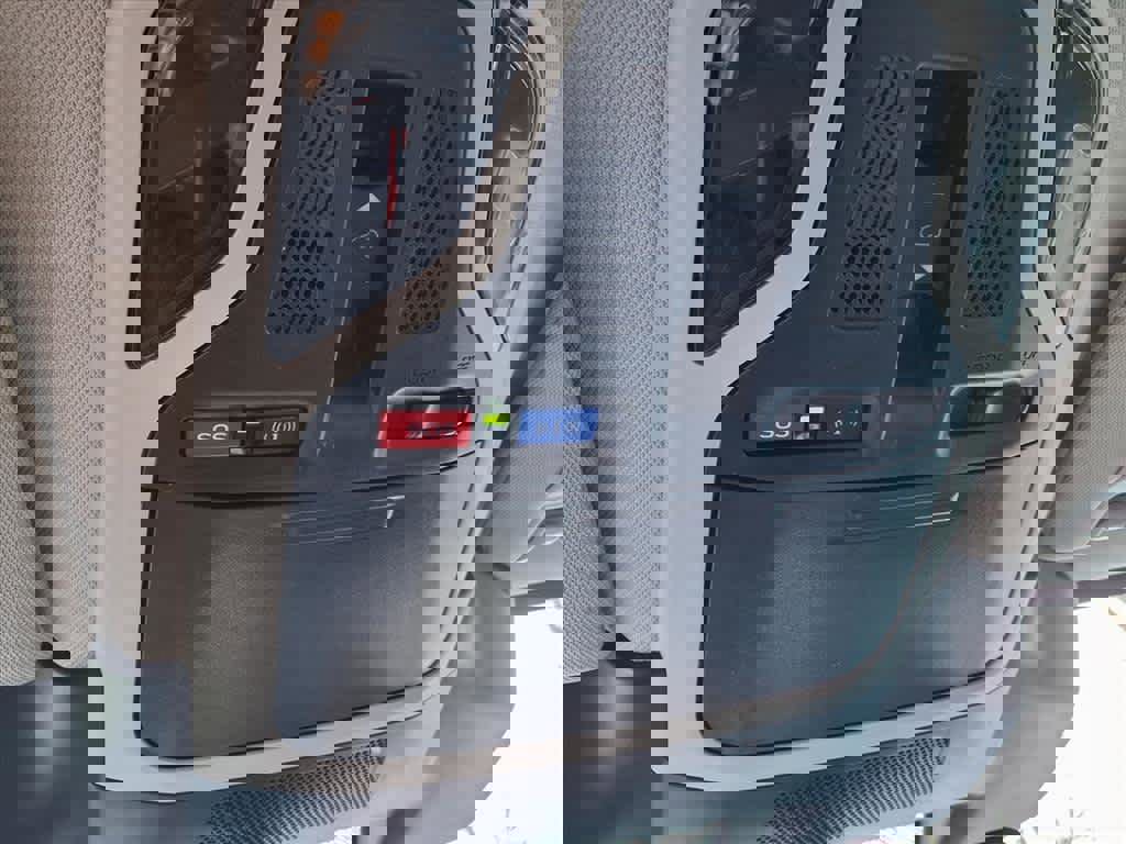 Used 2024 Subaru Outback Premium image 14