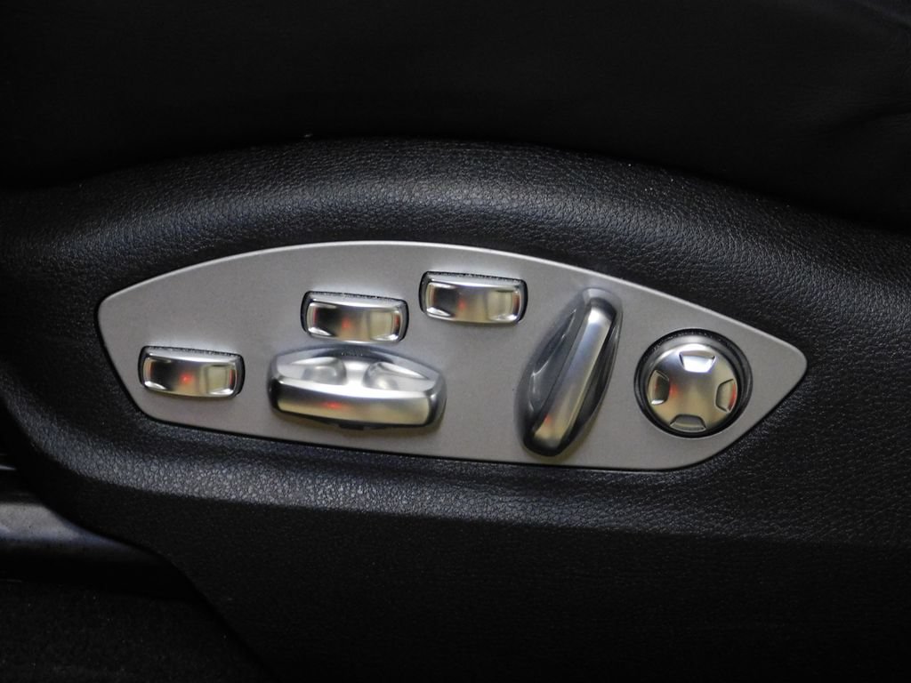 Used 2021 Porsche Macan GTS AWD/4WD image 30