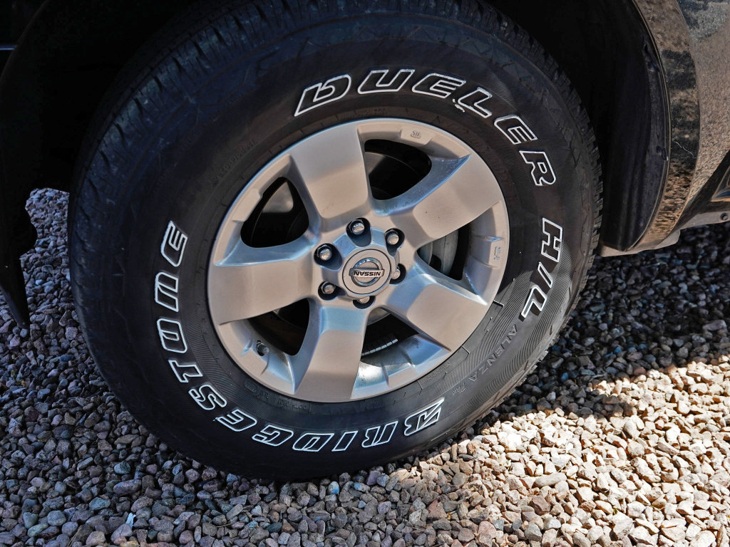 Used 2012 Nissan Frontier SV RWD image 2