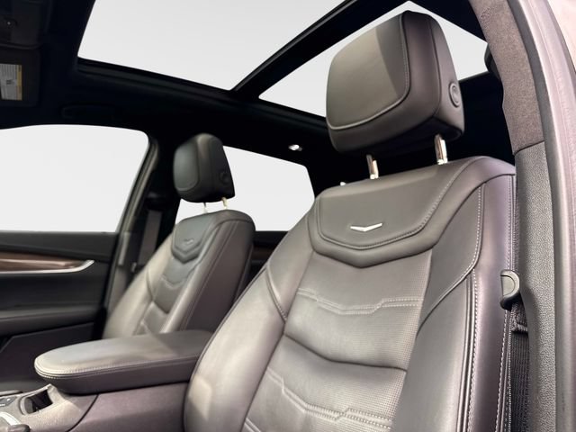 Certified 2022 Cadillac XT5 Sportv w/ Platinum Package AWD/4WD image 18