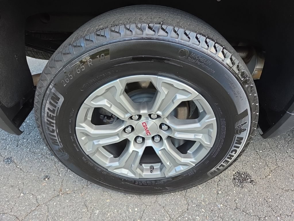Used 2025 GMC Sierra 1500 SLT RWD image 11