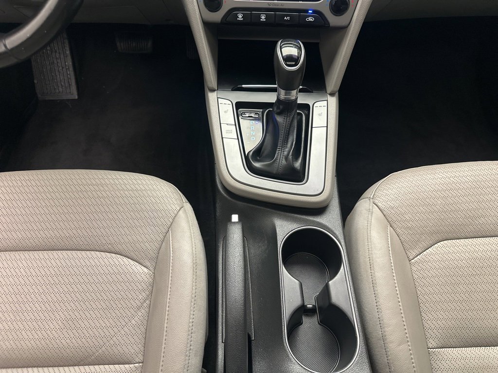 Used 2017 Hyundai Elantra Limited w/ Limited Tech Package 04 image 18