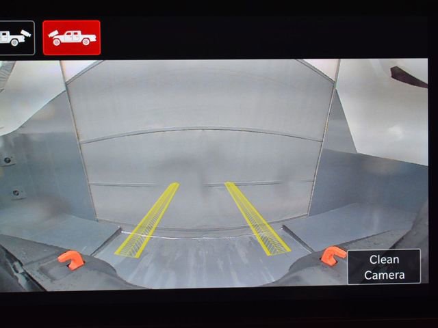 Used 2024 Jeep Gladiator Mojave w/ Technology Group image 24