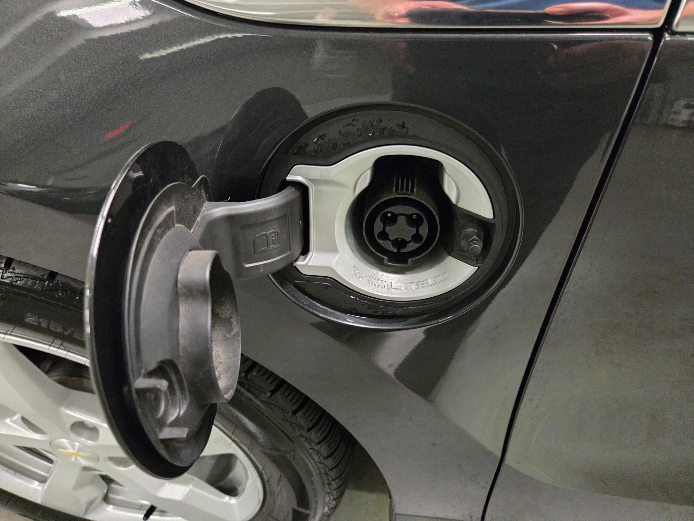 Used 2014 Chevrolet Volt Premium w/ Premium Trim Package FWD image 42