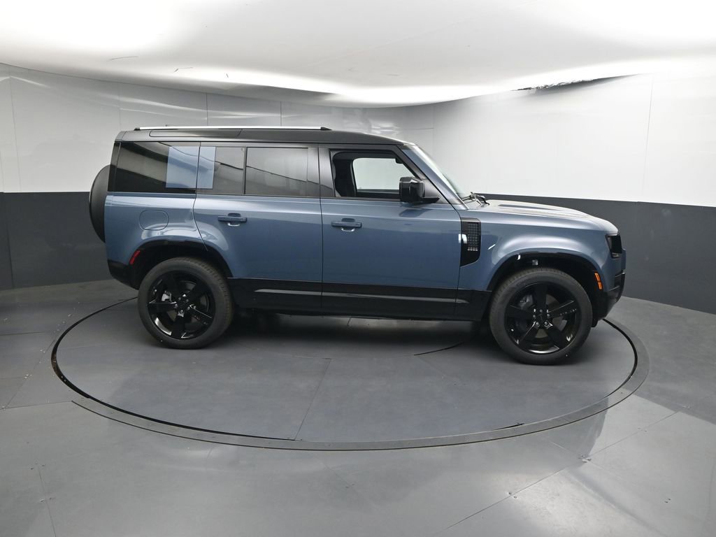 New 2026 Land Rover Defender 110 X-Dynamic SE AWD/4WD image 23