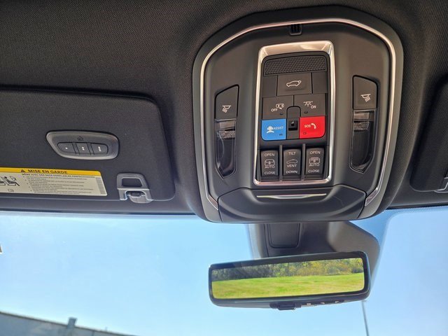 New 2025 Jeep Grand Cherokee L Limited w/ Luxury Tech Group II image 45