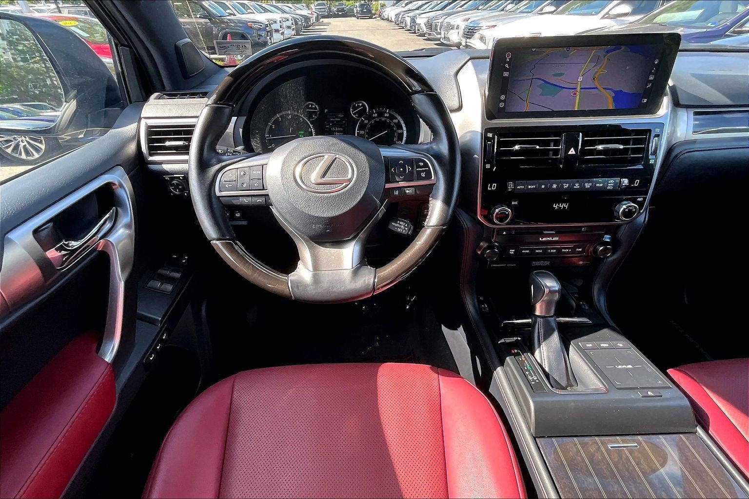 Used 2022 Lexus GX 460 Premium w/ Accessory Package AWD/4WD image 5