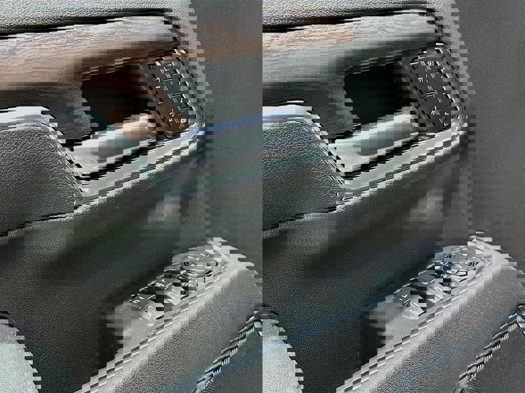 New 2026 GMC Sierra 3500 SLT image 18