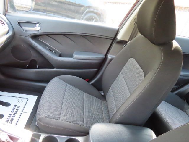 Used 2017 Kia Forte LX image 25