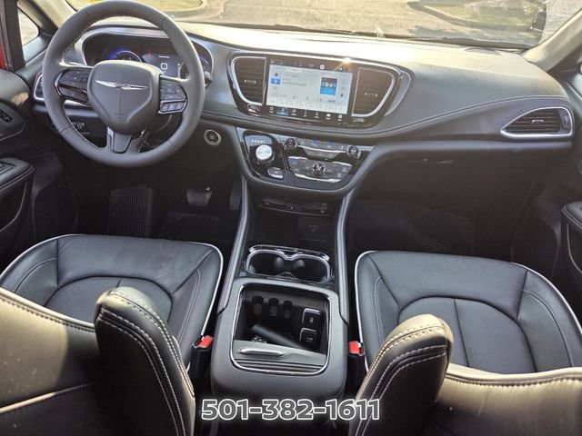 Used 2026 Chrysler Pacifica Limited w/ Uconnect Theater Family Group FWD image 18