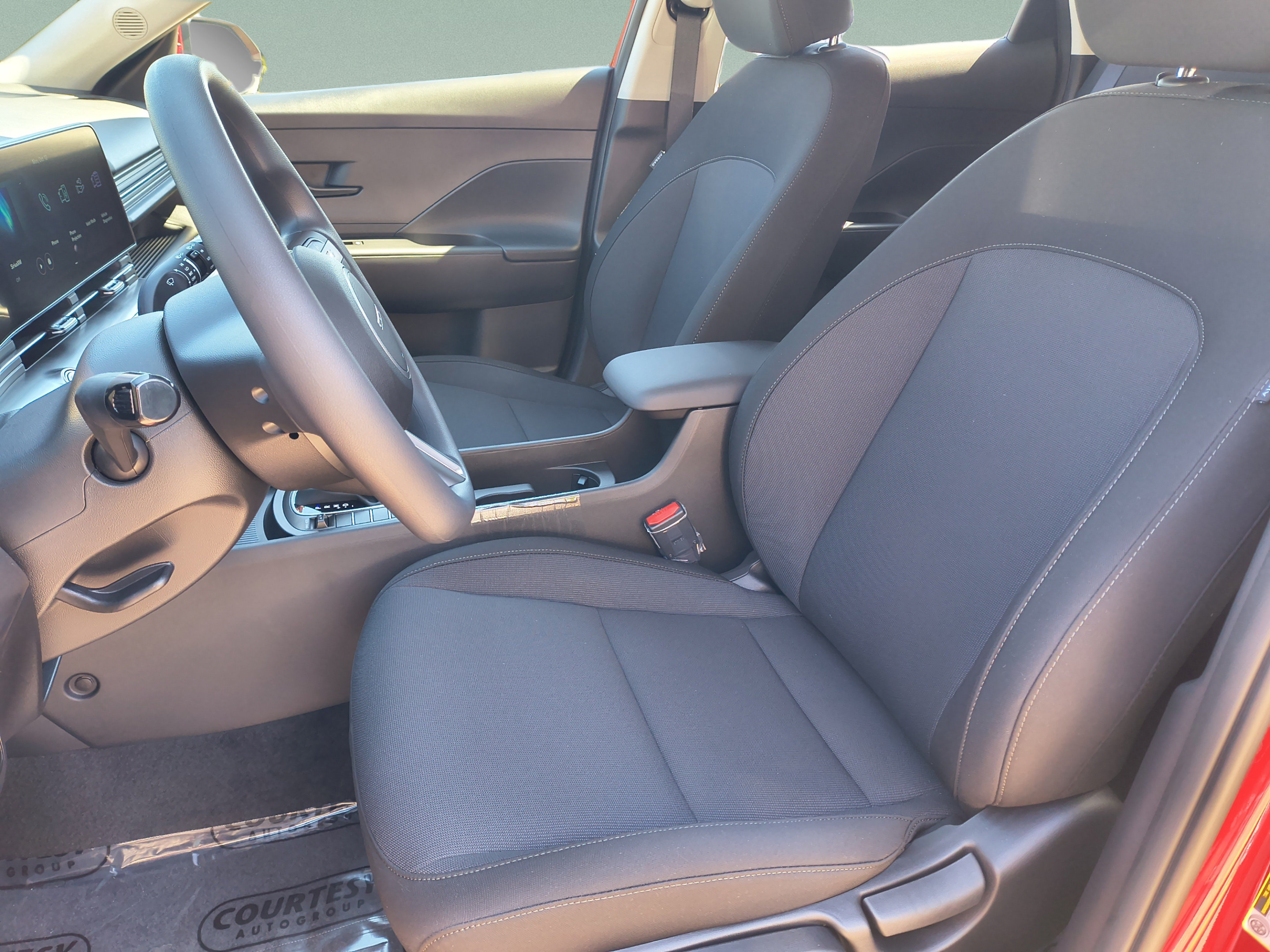 New 2027 Hyundai Kona SE FWD image 18