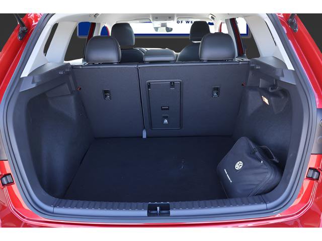 Certified 2022 Volkswagen Taos SE w/ IQ.Drive SE Package image 17