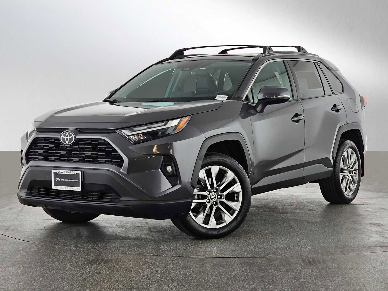 Used 2022 Toyota RAV4 XLE Premium image 1