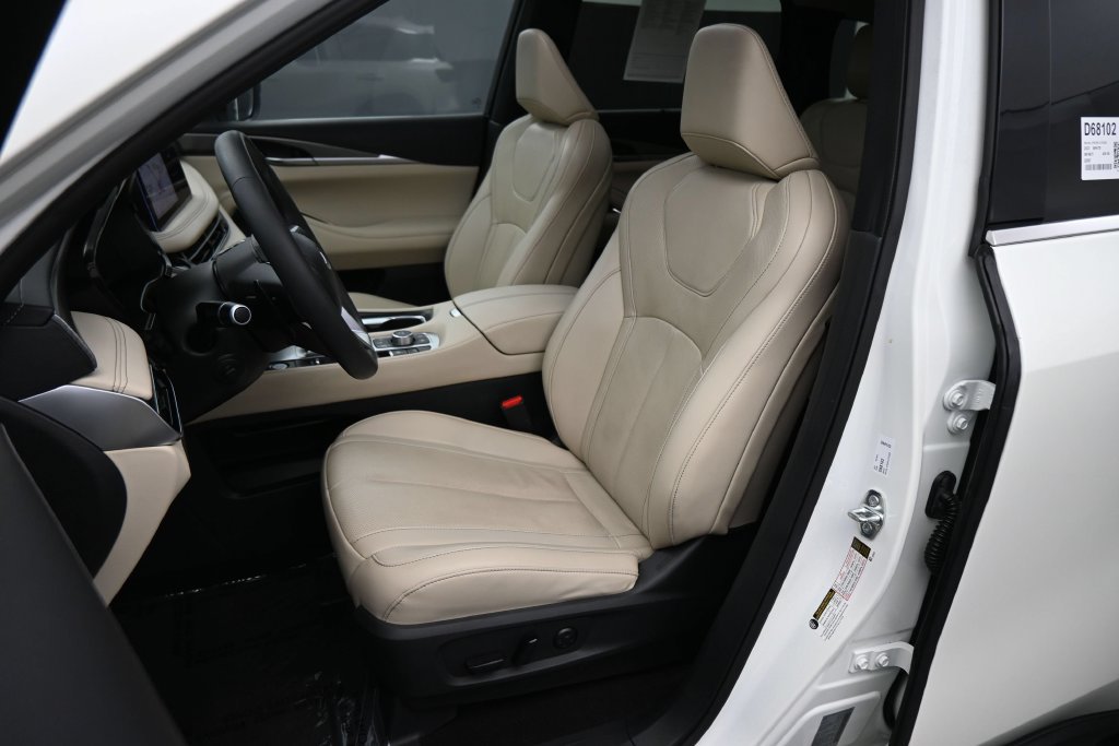 Used 2023 INFINITI QX60 Luxe w/ Performance Audio Package FWD image 19