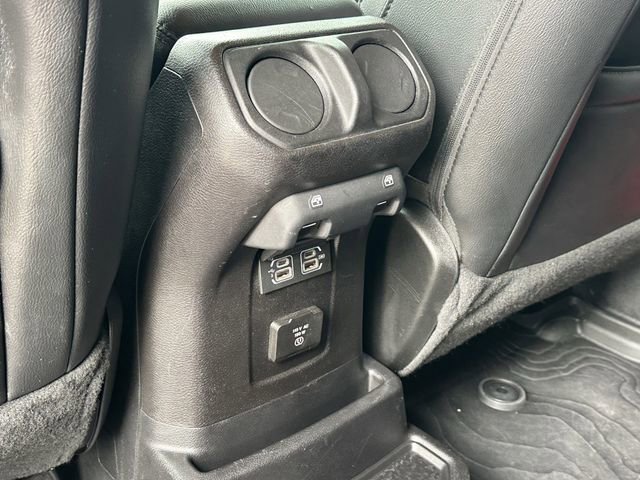Used 2019 Jeep Wrangler Unlimited Sahara AWD/4WD image 24