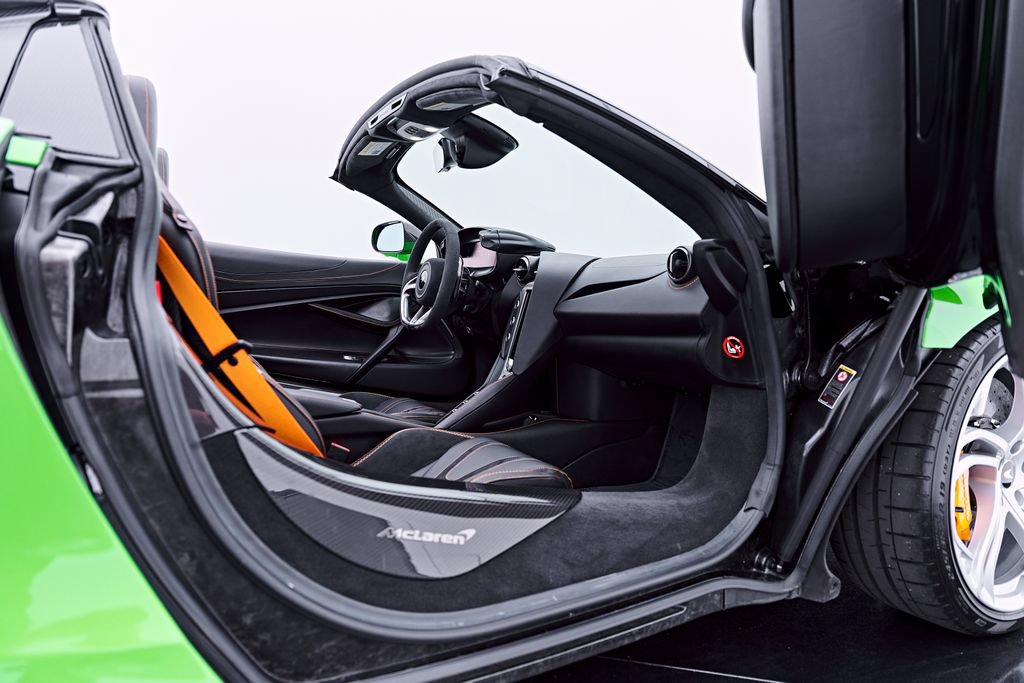 Used 2025 McLaren 750S Spider RWD image 56