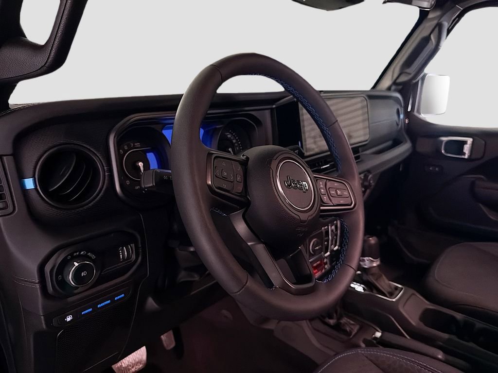 Used 2025 Jeep Wrangler Unlimited Rubicon 4xe w/ Convenience Group AWD/4WD image 9