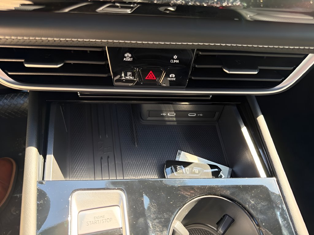 New 2026 Volkswagen Atlas Cross Sport SEL AWD/4WD image 16