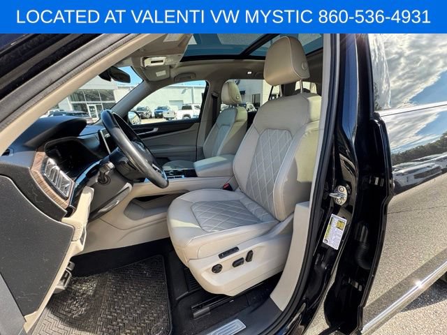 Used 2024 Volkswagen Atlas SEL Premium R-Line AWD/4WD image 31