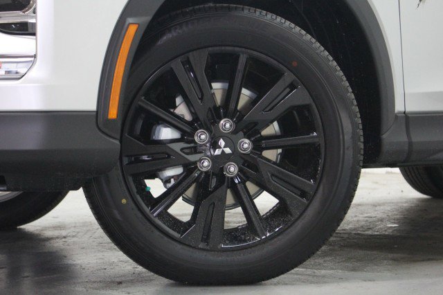 New 2026 Mitsubishi Eclipse Cross LE AWD/4WD image 3