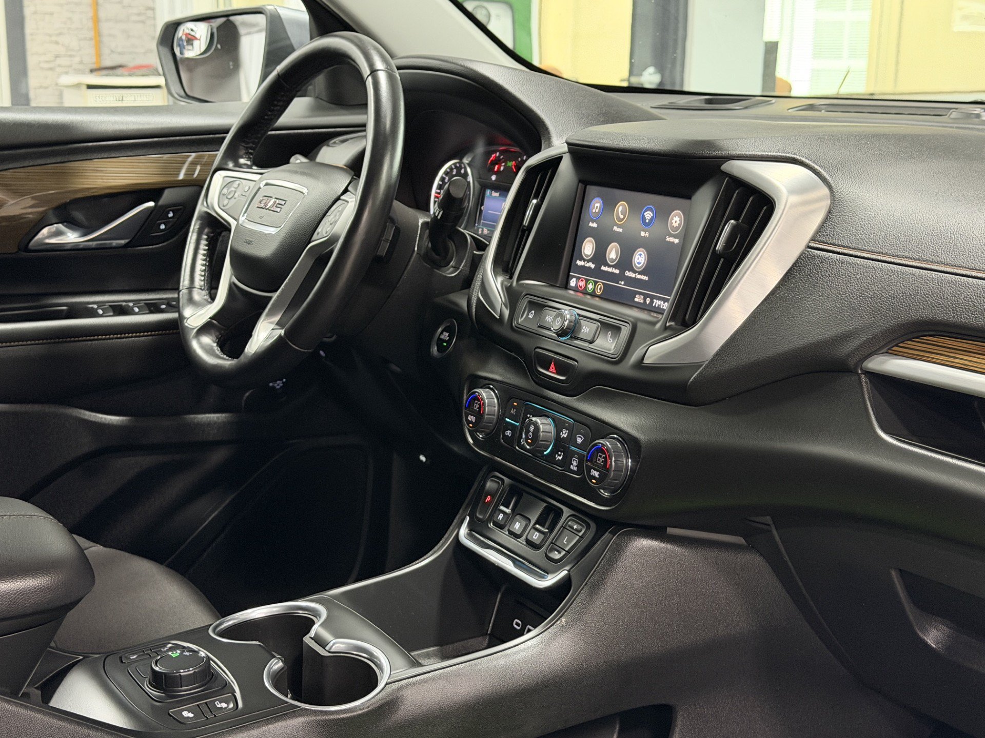 Certified 2021 GMC Terrain SLE w/ Driver Convenience Package FWD image 8
