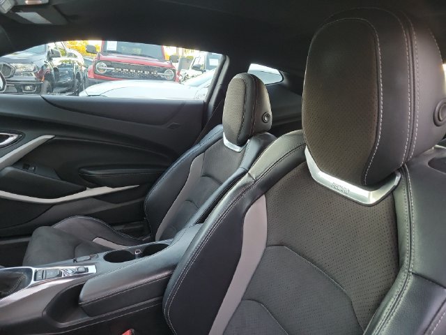 Used 2020 Chevrolet Camaro SS RWD image 9