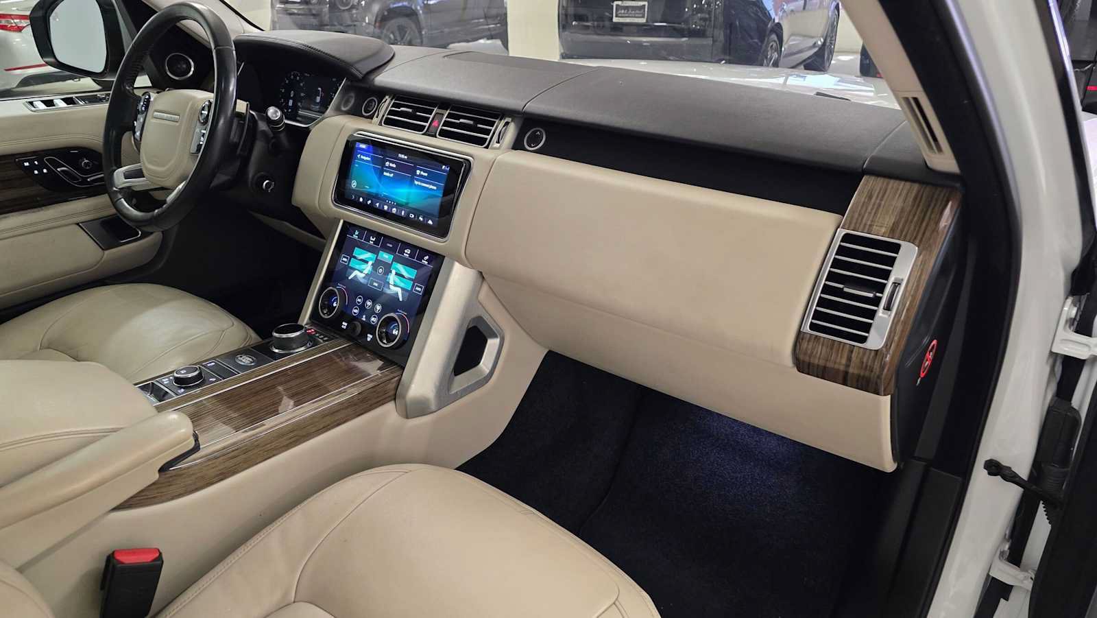 Used 2019 Land Rover Range Rover AWD/4WD image 10