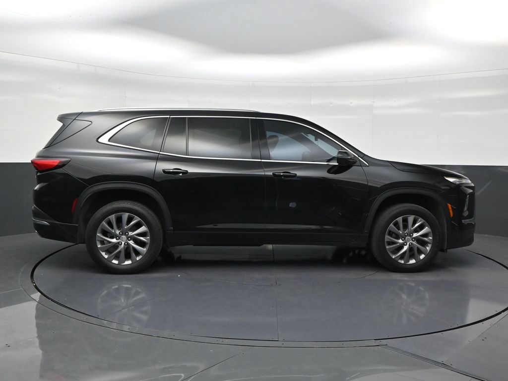 Used 2025 Buick Enclave Preferred w/ Power Package FWD image 29