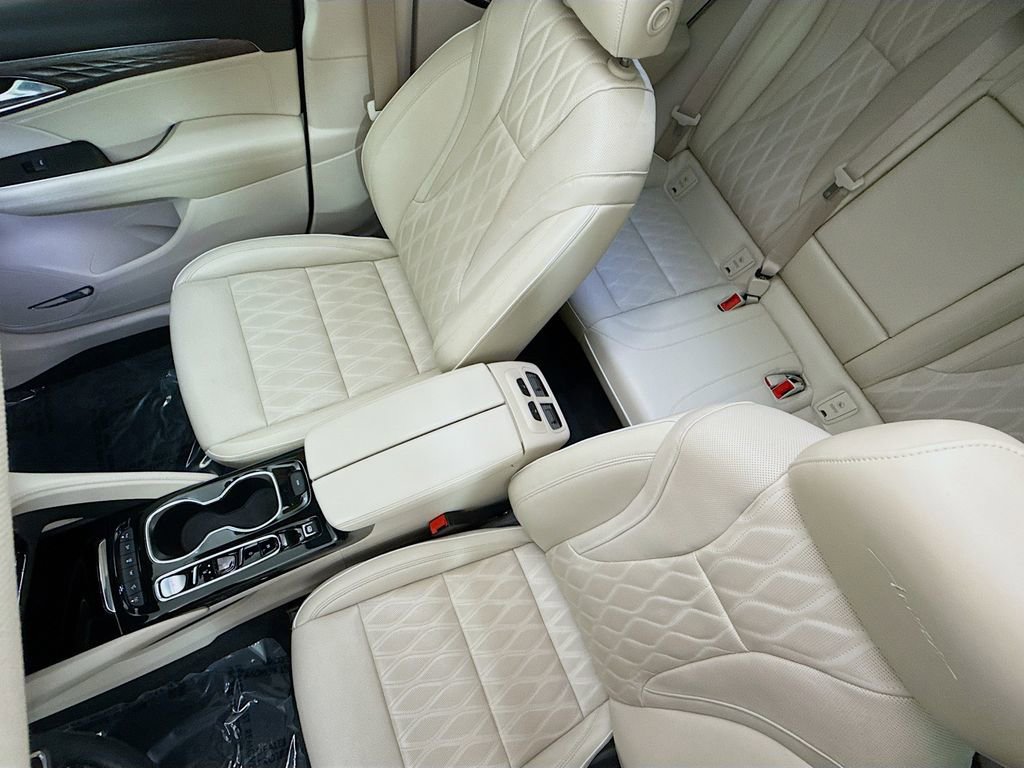 Used 2022 Buick Envision Avenir w/ Technology Package II image 23