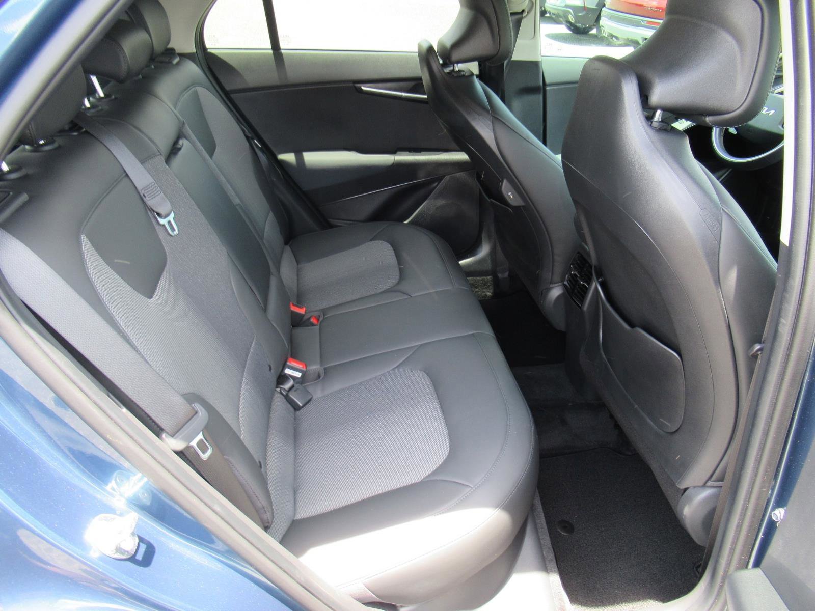 Used 2023 Kia Niro EX FWD image 31