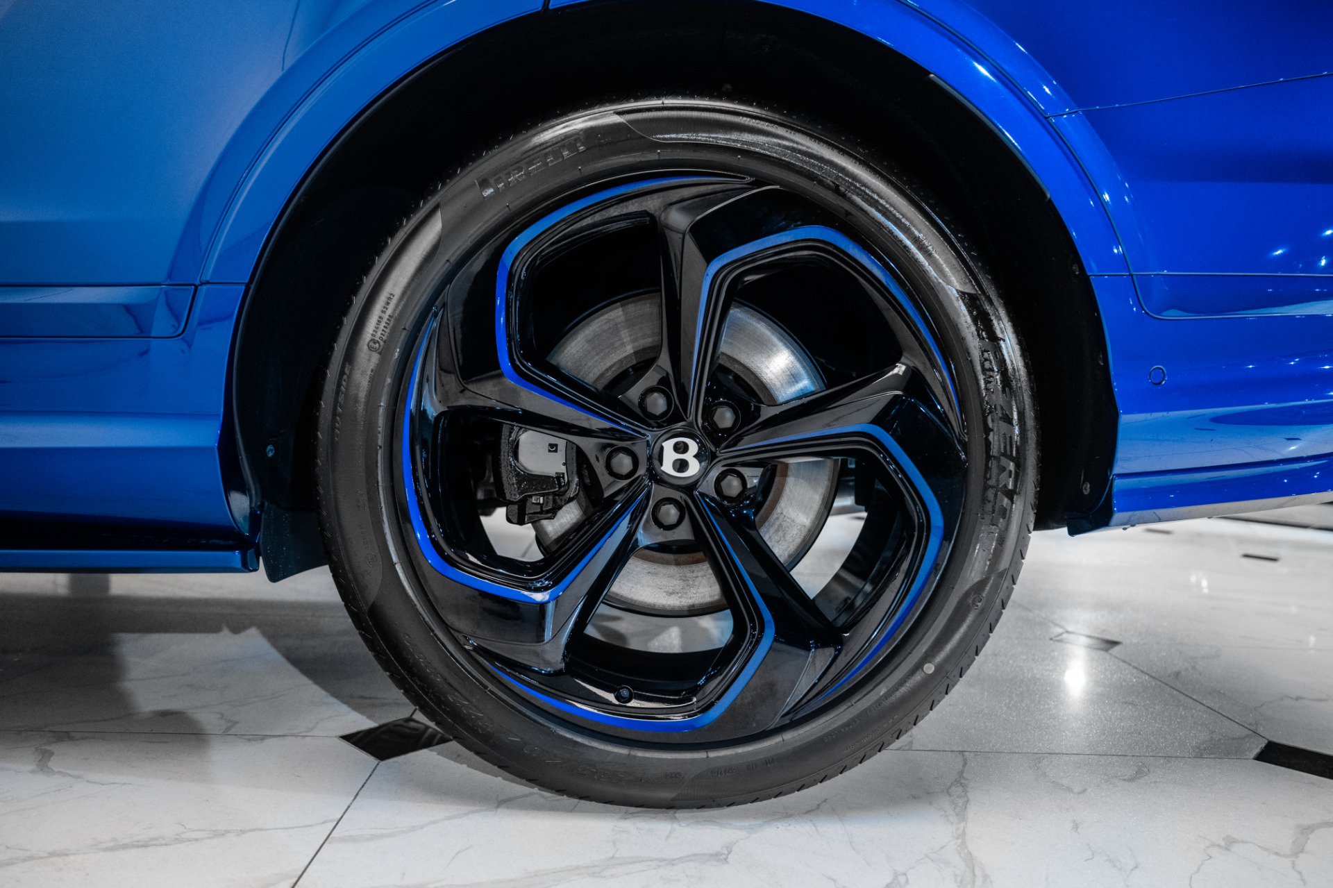 New 2025 Bentley Bentayga image 14